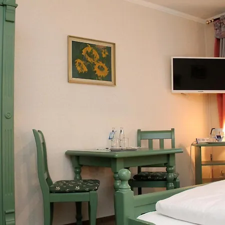 Landgasthof Zur Goldenen Aue Hotel *